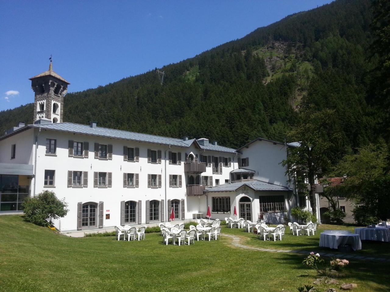 Hotel Cepina Albergo Incantato Valdisotto Exterior photo